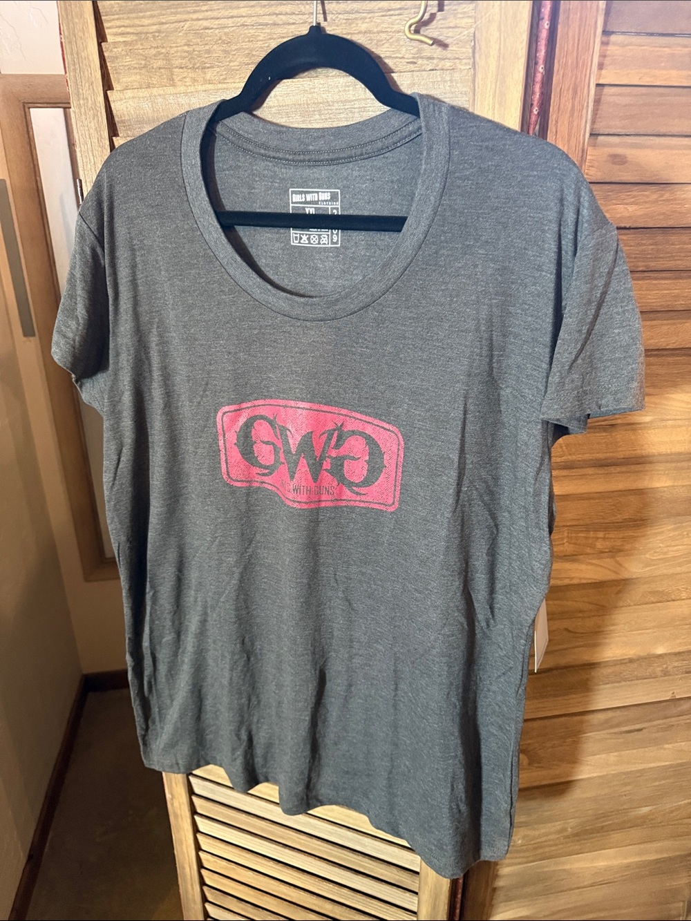 Short Sleeve Crew T-Shirt in Charcoal with Pink Logo